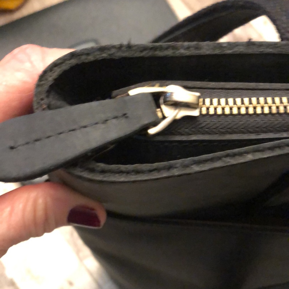 Chic Black Leather Shoulder Bag - Picture 15 of 16